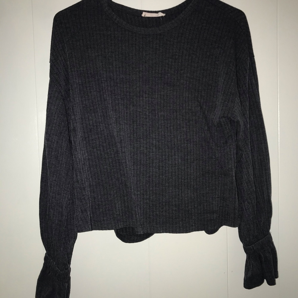 Cropped long sleeve top